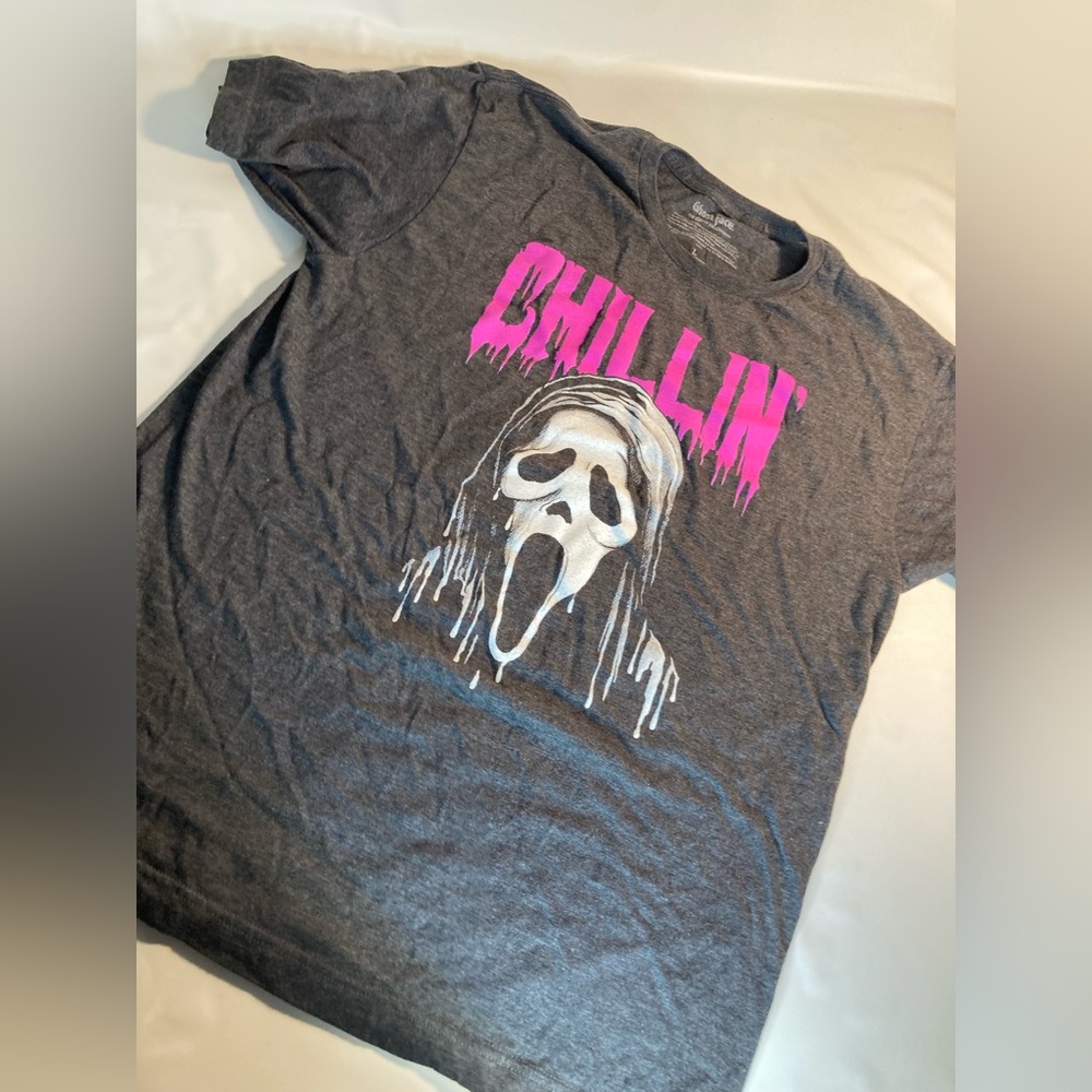 Ghost Face Chillin Short Sleeve T-Shirt Icon of Halloween Adult Large